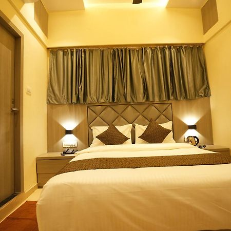 Hotel Boston มุมไบ ภายนอก รูปภาพ