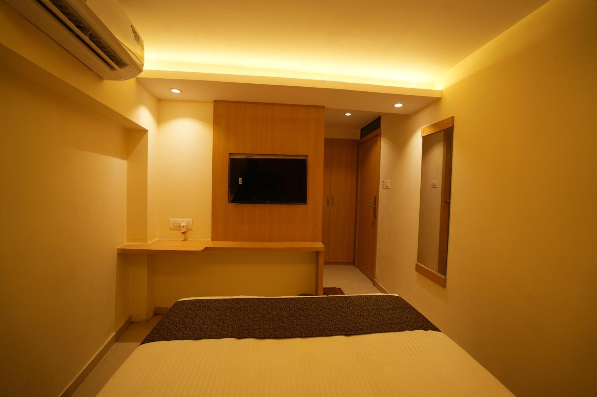 Hotel Boston มุมไบ ภายนอก รูปภาพ