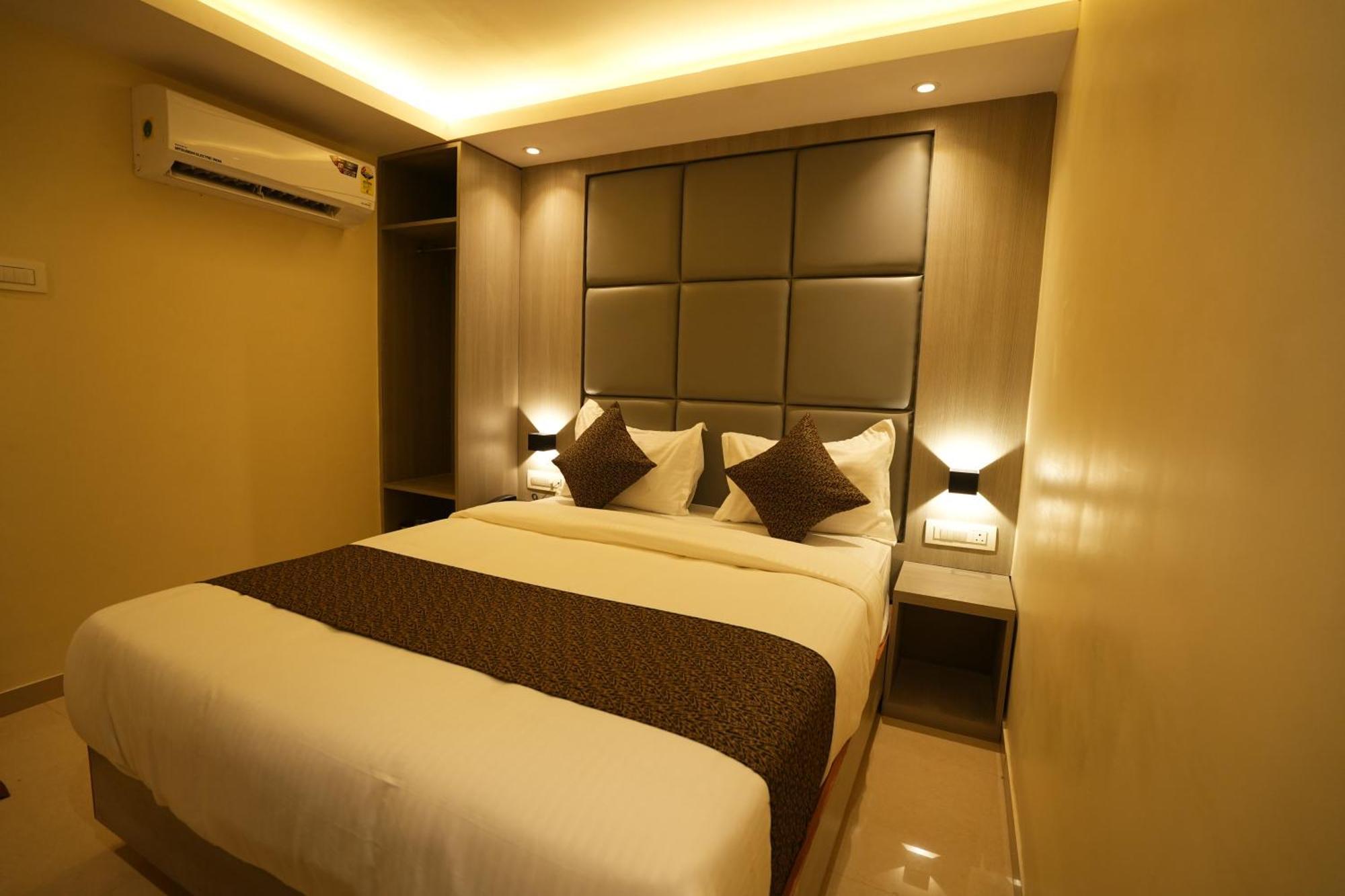 Hotel Boston มุมไบ ภายนอก รูปภาพ