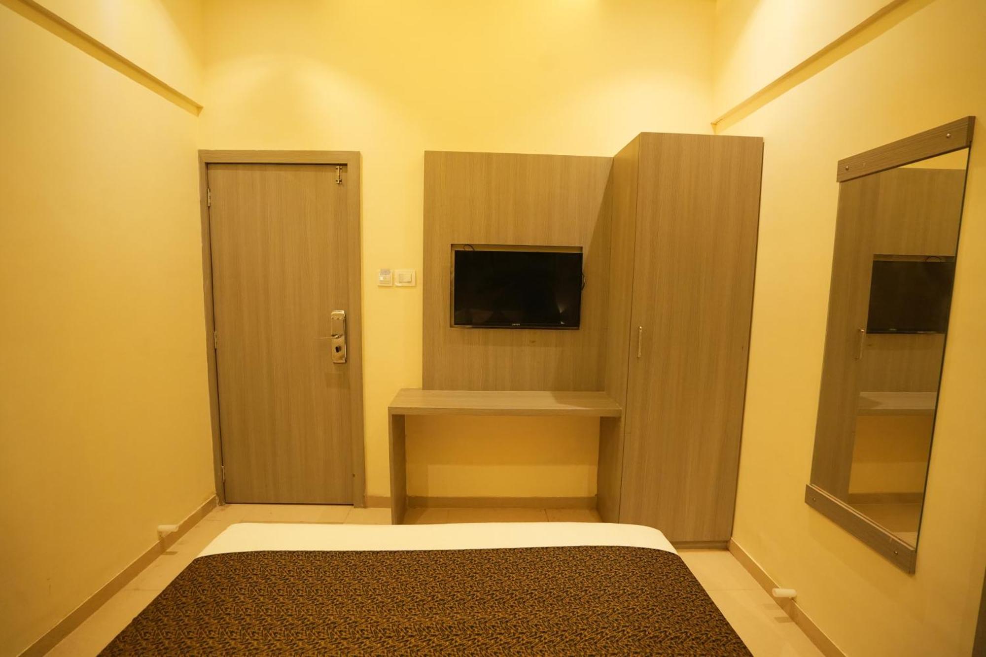 Hotel Boston มุมไบ ภายนอก รูปภาพ