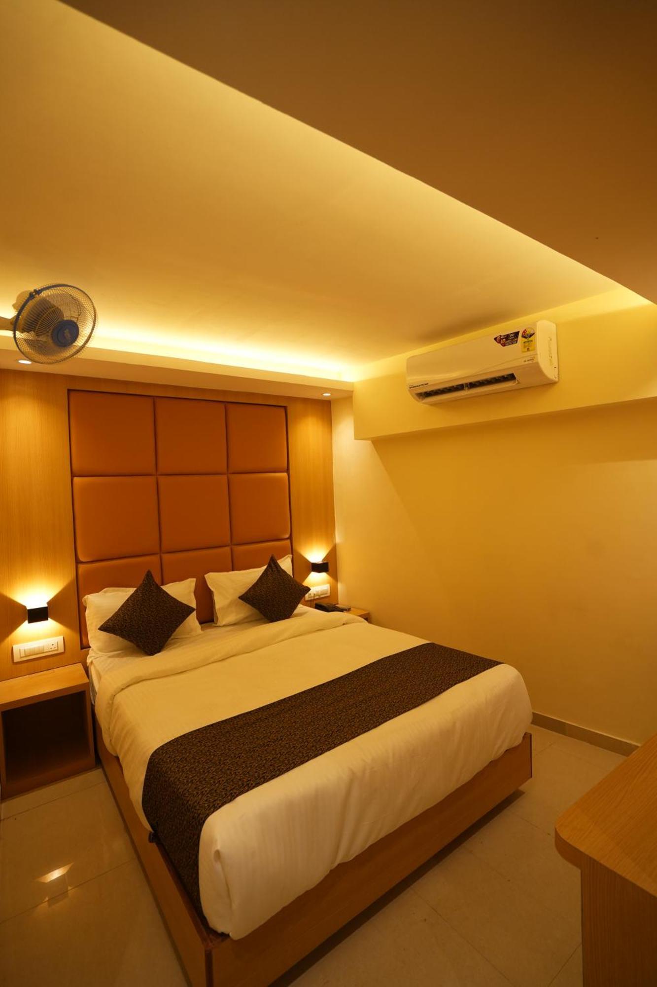 Hotel Boston มุมไบ ภายนอก รูปภาพ