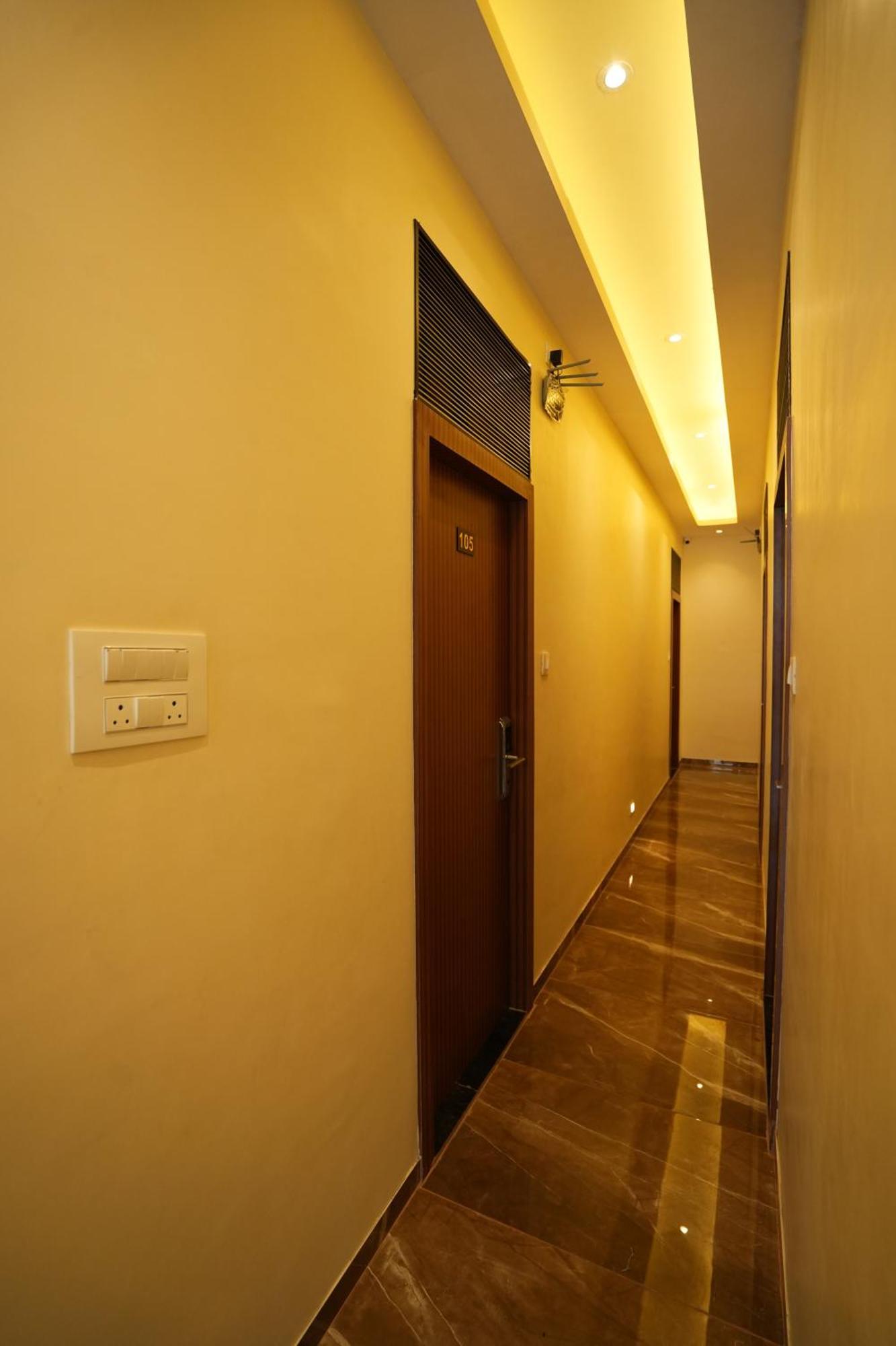 Hotel Boston มุมไบ ภายนอก รูปภาพ