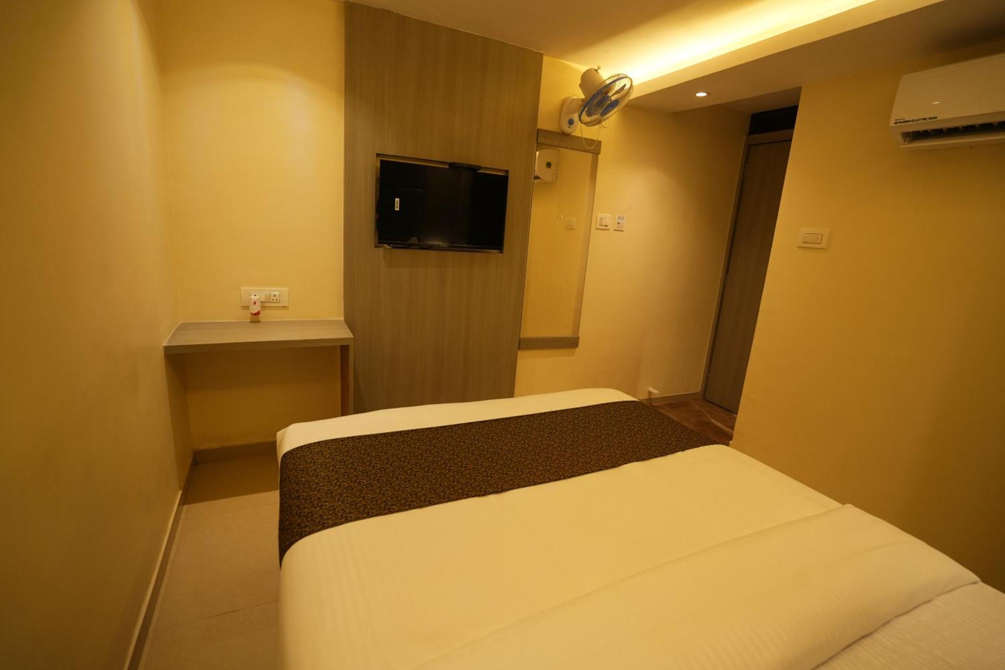 Hotel Boston มุมไบ ภายนอก รูปภาพ